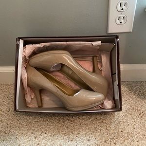 Women’s shoes
